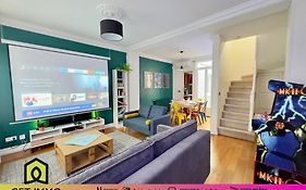Maison 3Ch - Cinema - Game Room - Parking - Gare